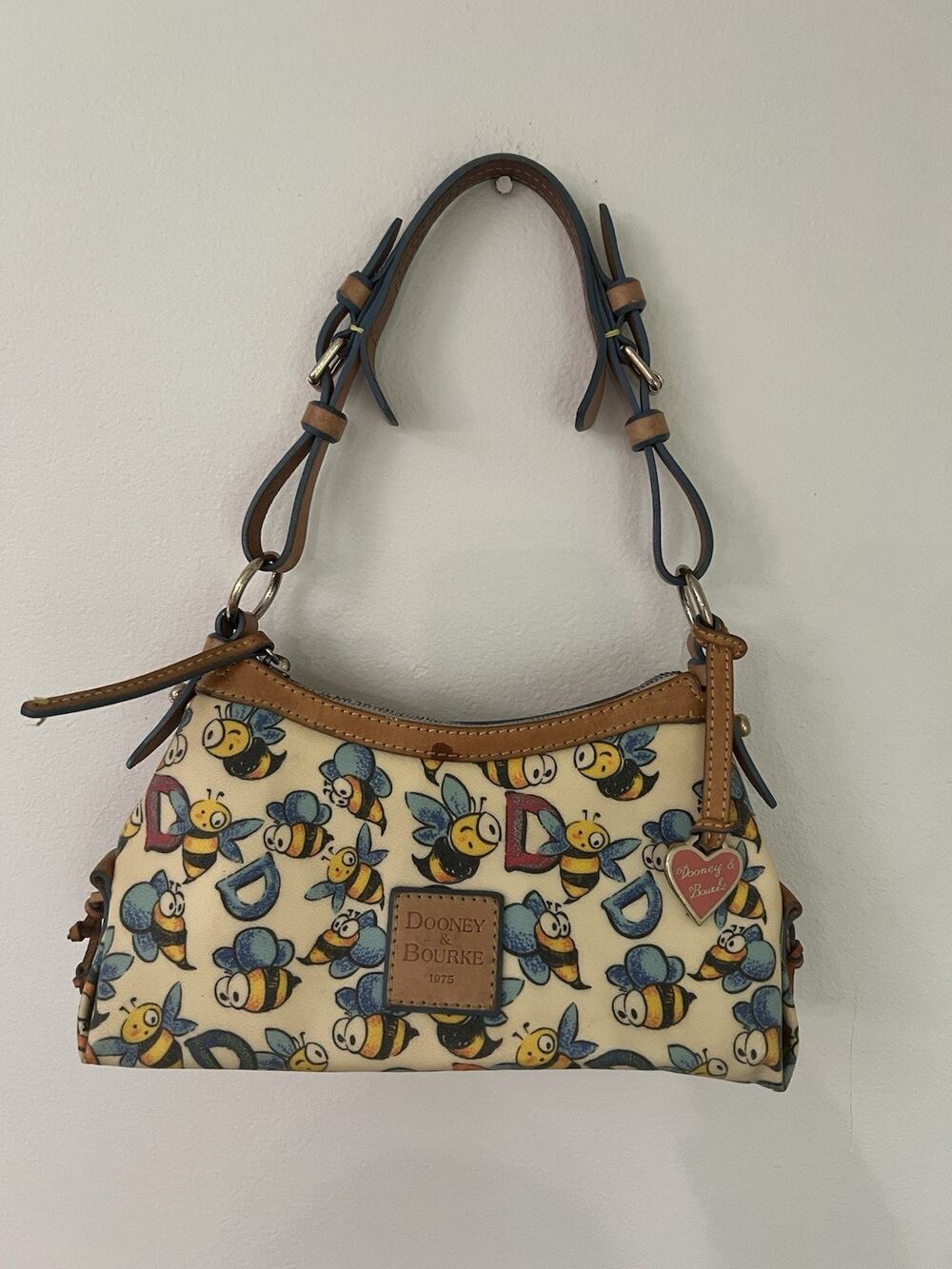 RARE VTG Y2K Dooney & Bourke Bumble Bee Print Shoulder Bag Leather canvas